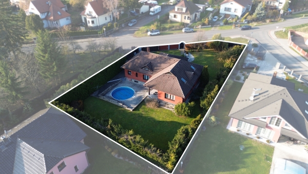 Prodej moderního rod. domu z roku 2020 o vel.  5 + 1 se zahradou - Rožmitál pod Třemšínem, čp. 761